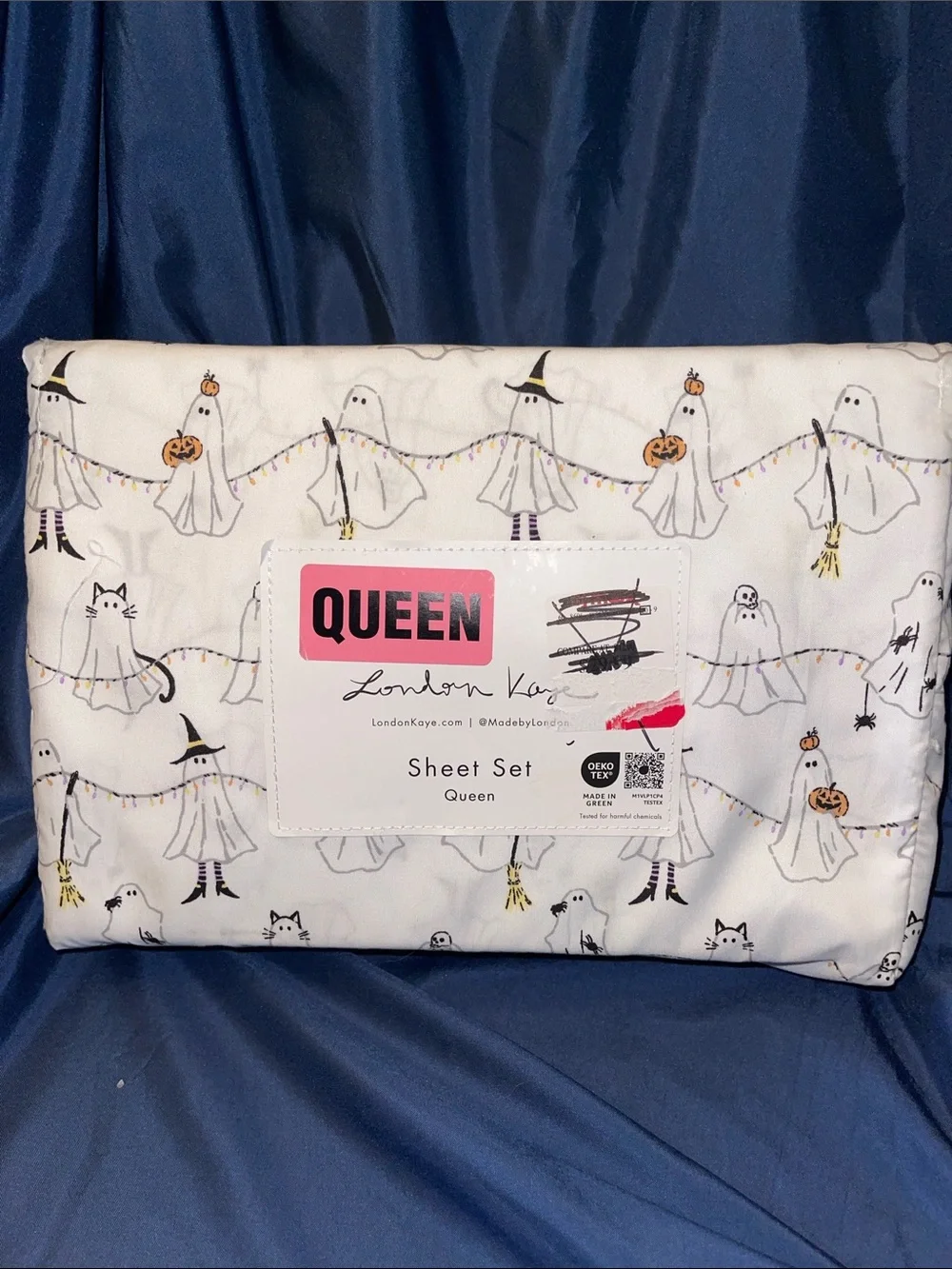 London Kaye Queen Sheet Set in White Halloween Ghost Print